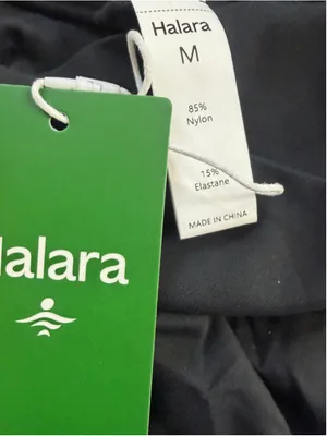 Size M Halara Crossover Yoga Biker Shorts thumbnail 3