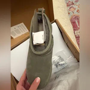 NIB UGG classic ultra mini moss green | size 8 women thumbnail 5