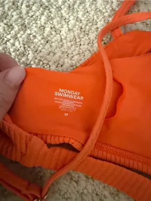 Monday swimwear top Size M thumbnail 2