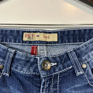 BKE Buckle Mid Rise Dark Wash Distressed Embellished Bootcut Kate Jeans Size 30 thumbnail 4