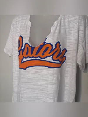 Victoria’s Secret PINK Florida Gators Split Neck Tee Shirt Medium thumbnail 3