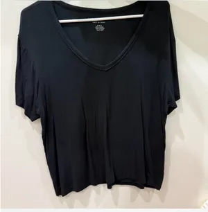 American Eagle V-Neck Top thumbnail 1