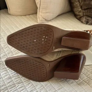 Antonio Melani peatrie light tan suede buckle western pointed heeled booties 8.5 thumbnail 9