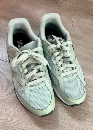 Women’s Sneakers Under Armour thumbnail 1