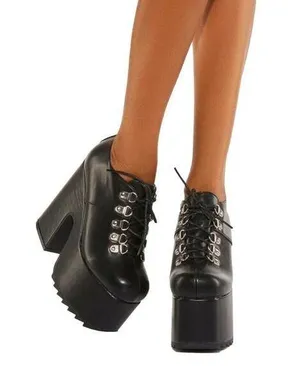Lamoda Resolution Platform Boots Size 8 Black thumbnail 1
