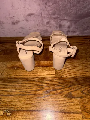 Nude chunky heels Size 6.5 thumbnail 3
