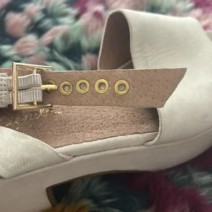 Anthropologie Cream Leather Heeled Sandals thumbnail 5