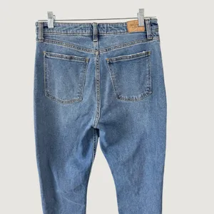 Abercrombie & Fitch Curve Love Mom Jeans 29 8R Medium Wash Distressed Button Fly thumbnail 6