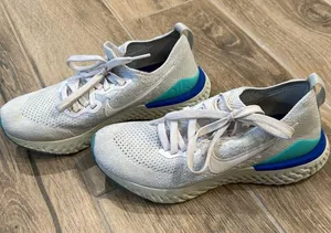 Nike shoes thumbnail 2