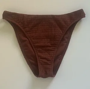 {Abercrombie & Fitch} Brand New Brown Textured Bikini Bottoms thumbnail 1