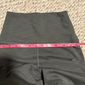 Beyond Yoga Heather Rib High‎ Waisted Midi Legging Smoke Grey- Size Small thumbnail 4