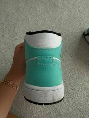 Nike Air Jordan 1 Mid thumbnail 4