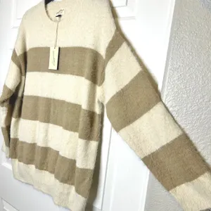 Universal Thread NWT XXL Cream Tan Striped‎ Fuzzy Eyelash Knit Sweater thumbnail 3