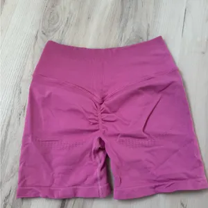Seamless High-Waist Pink Bike Shorts thumbnail 4
