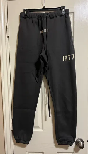 Essentials Fear of God 1977 Joggers XS thumbnail 1