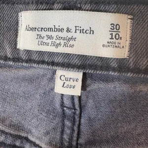 Abercrombie & Fitch Curve Love 90s Straight Ultra High‎ Rise Jeans Grey 30/10R thumbnail 5