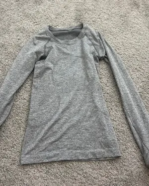 Lululemon Swiftly Tech Long Sleeve thumbnail 1