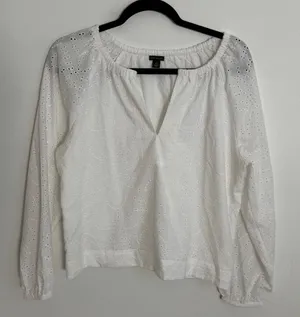 Ann Taylor Petite Eyelet Vneck long sleeve blouse size MP thumbnail 1