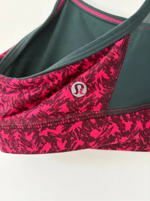 Lululemon Flow Y Bra Mountain Peaks Bon Bon Bordeaux Pink Sports Bra 8 thumbnail 3