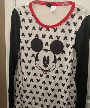 FINAL MARKDOWN Long sleeved Disney tee large thumbnail 1