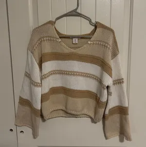 Sweater thumbnail 1