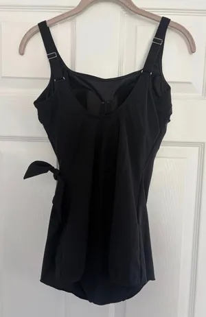 LL Bean One Piece Swimsuit size 8 thumbnail 1
