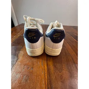 Nike Air Force 1‎ 07 Low Womens White Navy Gold Sneakers FZ6768-100 Size 9 thumbnail 5
