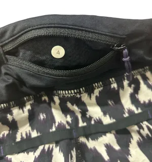 Lululemon Size 4 black, purple White Ikat 2.5” Inseam Print Run Speed up shorts thumbnail 5