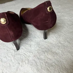 Nine West Burgundy Suede Heels size 6 thumbnail 3