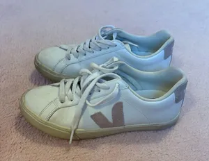 Pink VEJA Sneakers thumbnail 1