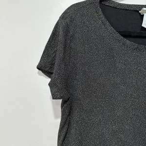 basic top  Size Medium thumbnail 3
