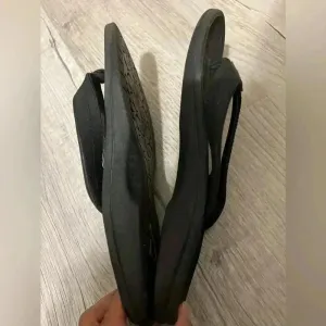 Olukai Flip Flops Sandals Slippers Black Size‎ 40 $90 Size 10 thumbnail 4