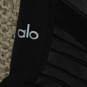 Alo Yoga Leggings thumbnail 3
