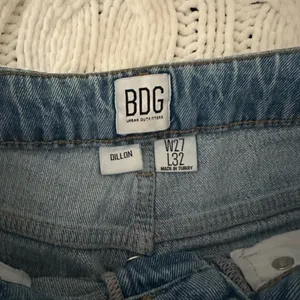 BDG Women's Straight Jeans in Light Blue thumbnail 3
