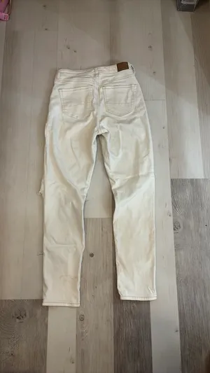 American Eagle White Beige Ripped Jeans 4 Extra Long thumbnail 2