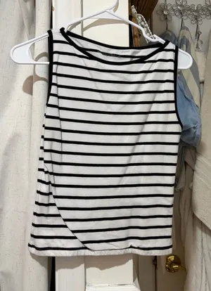 Abercrombie tank thumbnail 1