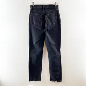 Abercrombie & Fitch The 90s Ultra High Rise Straight Jeans Black 26 / 2 thumbnail 4