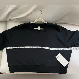 NWT Lululemon Perfectly Oversized Cropped Crew Top Black Size 12 thumbnail 7
