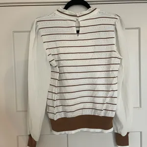 Striped White and Brown Sweater Size M thumbnail 2