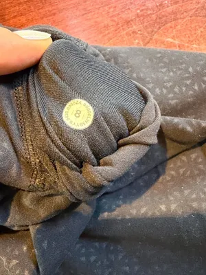 LULULEMON Black Grey Charcoal Patterned Leggings Size 8 thumbnail 9