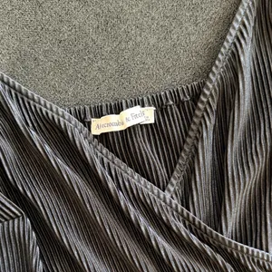 Abercrombie Pleated Smocked Waist Cami Tank Top thumbnail 2