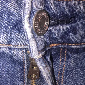 Abercrombie and Fitch jeans the MOM high rise distressed size 2/26 thumbnail 3