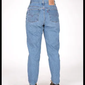 Vintage Levi's Jeans 550 Relaxed FIt Tapered Leg High Rise Mom Jeans 30" waist thumbnail 2