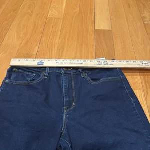Levi's women’s 724 high rise straight jeans size 30. thumbnail 6