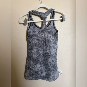 Lululemon Cool Racerback II Size 8‎ In Luon Spray Jacquard White Black Tank Top thumbnail 3