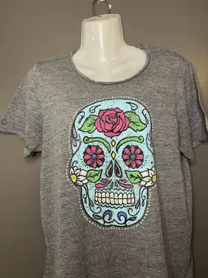 Chaser Shirt Womens Medium Gray Sugar Skull Graphic Day Of Dead Short Sleeve Top thumbnail 1