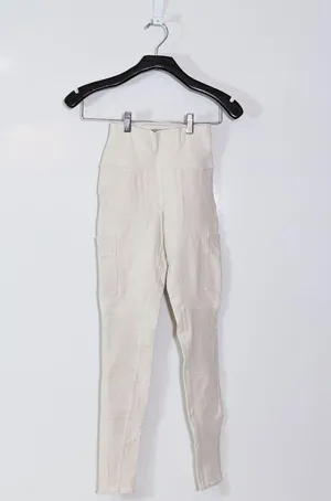 Alo Yoga Women's Cargo Multi Pocket Athletic Work Out Leggings Bone White XXS thumbnail 1