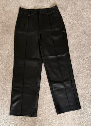Leather pants thumbnail 1