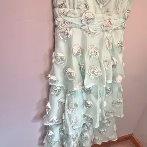 Lulus NWT Mint Green 3D Rosette Tiered Midi Dress - size Medium thumbnail 4