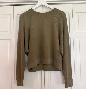 Beyond Yoga green waffled pullover size M thumbnail 2